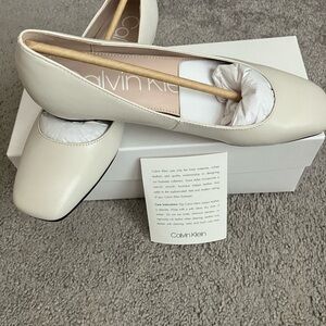 *NEW* Calvin Klein flats size 7